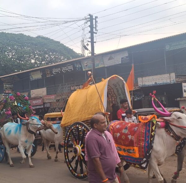 वैभववाडी लोकोत्सवाचा भव्य शोभायात्रेने शुभारंभ 