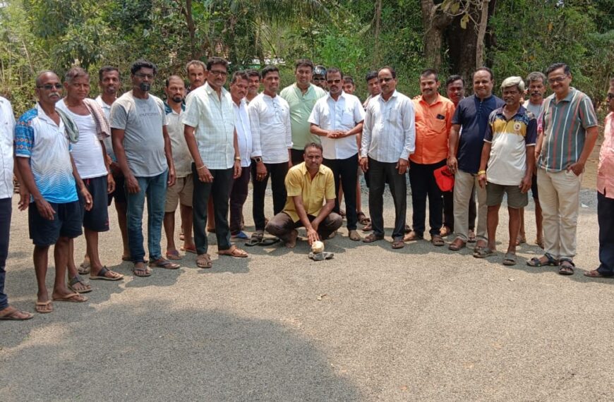 आशिये ग्रामपंचायत जाणाऱ्या रस्त्याचा शुभारंभ