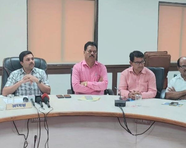 सिंधुदुर्ग जिल्हा बँकेची आर्थिक घौडदोड कायम:मनीष दळवी