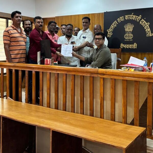 वैभववाडी तालुक्यातील नुकसानग्रस्त शेतकऱ्यांना शासनाने नुकसान भरपाई द्यावी