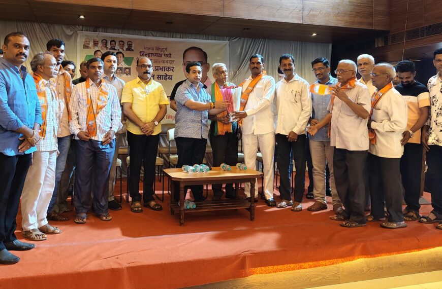 नवीन कुर्ली येथील सामाजिक कार्यकर्ते सखाराम हुंबे यांनी केला भाजपात प्रवेश