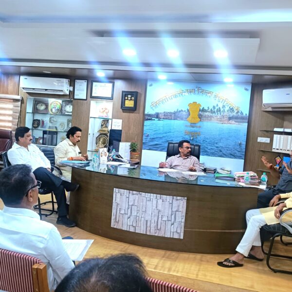 कासार्डेतील अवैध सिलिका उत्खननाची चौकशी करण्याचे जिल्हाधिकाऱ्यांचे शिवसेना शिष्टमंडळाला आश्वासन