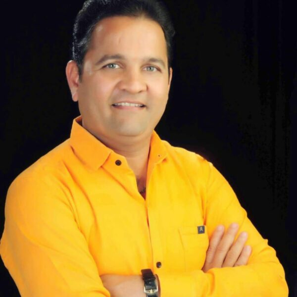 मळेवाड उपसरपंच हेमंत मराठे मुख्य कार्यकारी अधिकारी सिंधुदुर्ग यांना देणार घागर आणि नळांच्या माळेची भेट, जलजीवन कामाबाबत केली आहे नाराजी व्यक्त