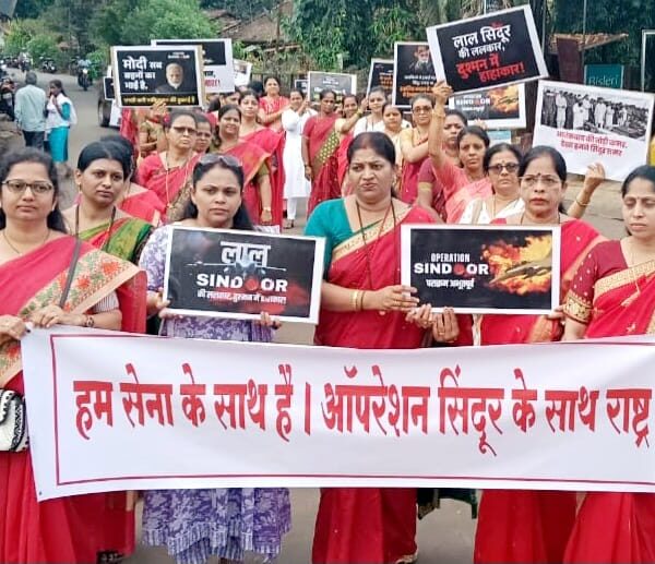 कुडाळ येथे सैनिकांचे मनोबल वाढवण्यासाठी सिंदूर यात्रा…!