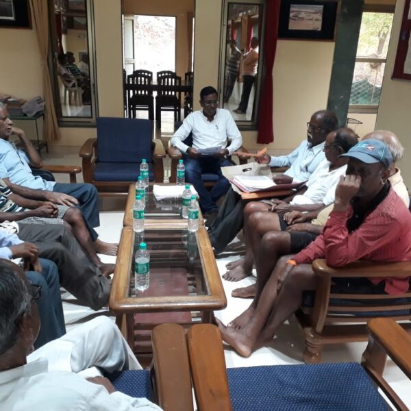 हेत किंजळीचा माळ येथील धरणग्रस्तांनी धरणाचे काम बंद पाडले