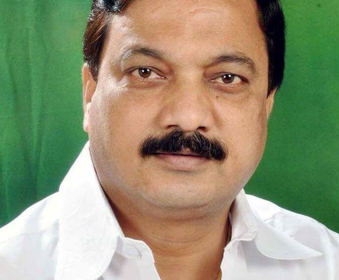 खासदार नारायण राणेंची निवडून दिलेल्या जनतेकडे पाठ