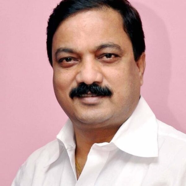 पालकमंत्र्यांकडून आचारसंहितेचा भंग झाल्याचा माजी आमदार उपरकर यांचा आरोप