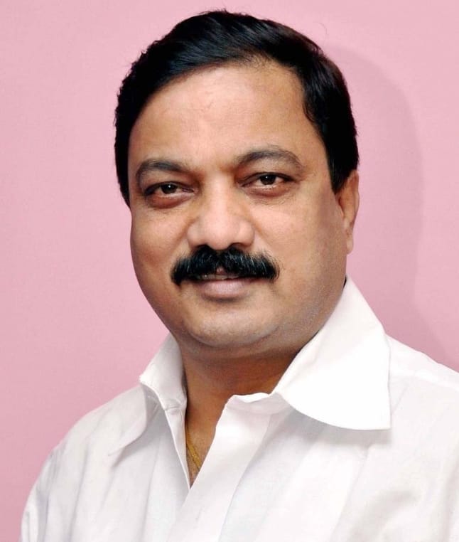 पालकमंत्र्यांकडून आचारसंहितेचा भंग झाल्याचा माजी आमदार उपरकर यांचा आरोप