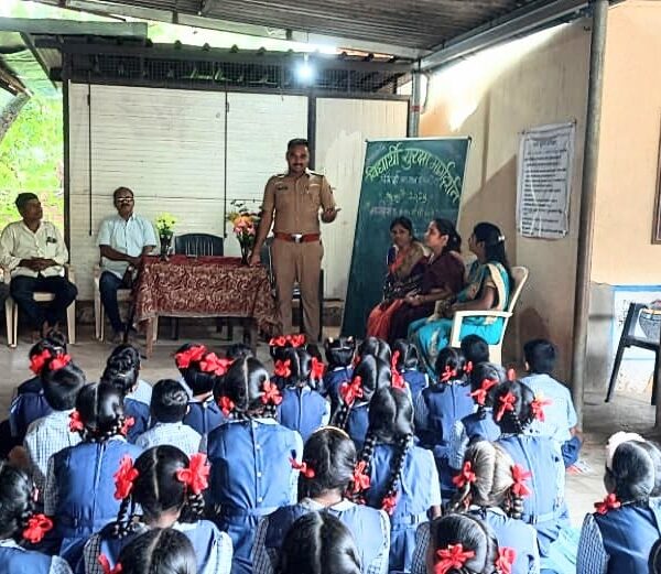 सायबर गुन्ह्यांविषयी सजगतेचा संदेश – कणकवली पोलिसांचा घोणसरी नं. १ शाळेतील विद्यार्थ्यांशी थेट संवाद