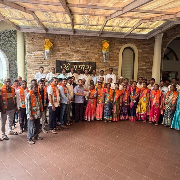 दणका ! वाघेरीचे उबाठा सेनेचे सरपंच उपसरपंच ग्रा.पं सदस्य भाजपात