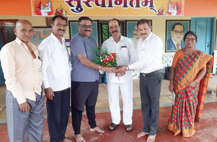 अरविंद पेडणेकर यांच्याकडून विद्यामंदिर नाधवडे ब्राह्मण देववाडी शाळेला देणगी