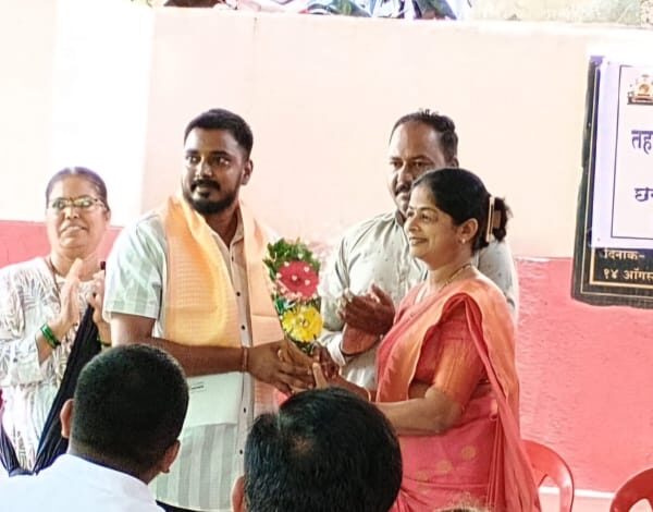 खारेपाटण तलाठी सजाचे कोतवाल प्रथमेश गुरसाळे यांना ‘आदर्श महसूल सेवक पुरस्कार’ जाहीर