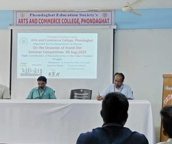 “क्रांतिकारकांचा त्याग हा भारतीय स्वातंत्र्याचा पाया” – इतिहास विभागात क्रांतीदिनानिमित्त सेमिनार स्पर्धा उत्साहात!