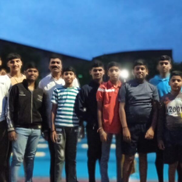 इचलकरंजी जलतरण स्पर्धेत कौलवकर हायस्कूलचे सांघिक रिले संघ द्वितीय