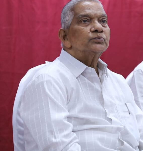 अपना बँकचे माजी संचालक गोविंद घाडी यांचे निधन