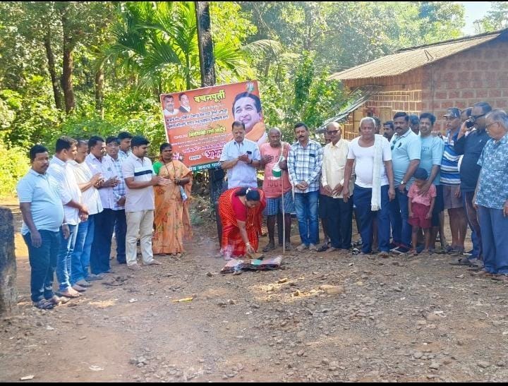 खांबाळे गावातील विविध विकासकामांचे भूमिपूजन