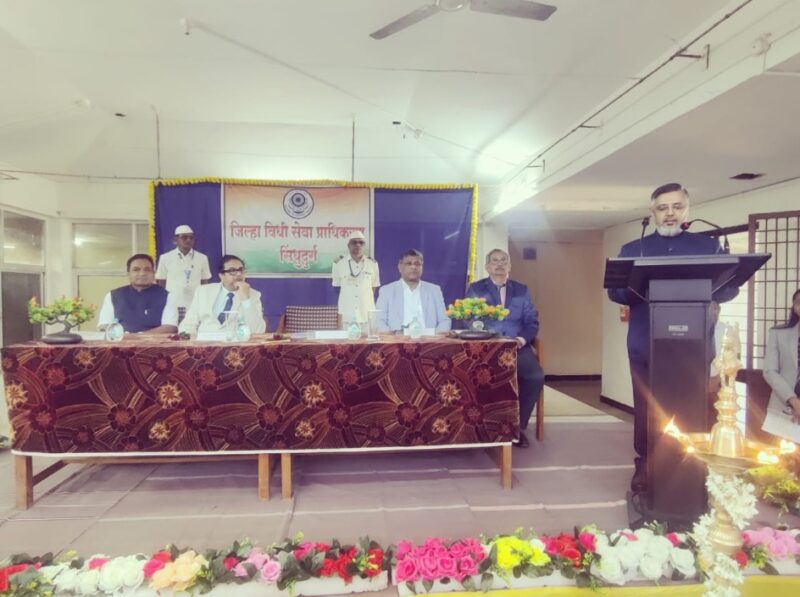 राष्ट्रीय लोक अदालतीमध्ये तडजोडीच्या माध्यमातून एकाच दिवशी ८६९ प्रकरणे निकाली