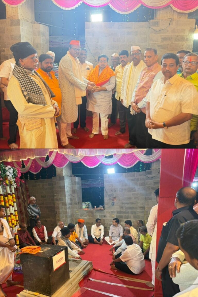 पालकमंत्री नितेश राणे – सतीश सावंत, संदेश सावंत मांडीला मांडी लावून एकत्र बसलेले फोटो व्हायरल