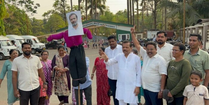 सावंतवाडीत राहुल गांधींच्या वक्तव्याविरोधात शिवसेनेचे निदर्शने