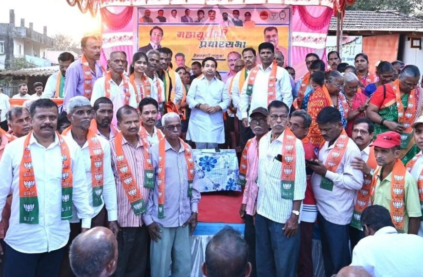 वैभववाडीत उबाठा सेनेला धक्का; वसंत मोरेसह अनेक कार्यकर्त्यांचा भाजपमध्ये प्रवेश