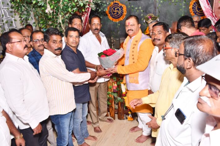 वायंगणी येथील श्री स्वामी समर्थ मठात महेश इंगळे यांचा सन्मान…!