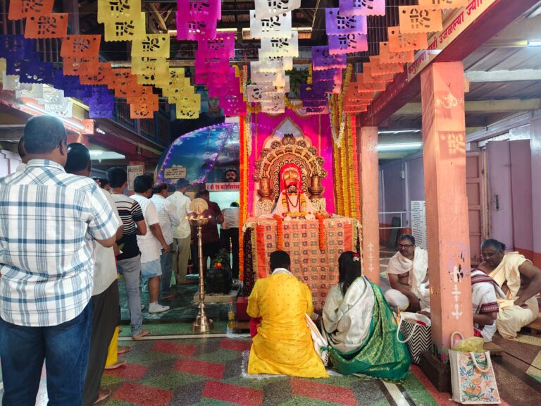 भक्तिभावात साजरा श्री देव काशिविश्वेश्वर मंदिर येथे महाशिवरात्र उत्सव