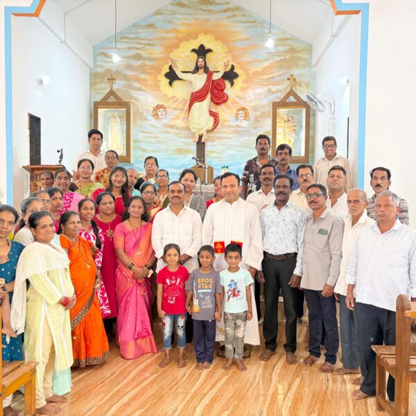 नवनिर्वाचित जि प सदस्य मनोज रावराणे, पं स सदस्य मानसी मराठे यांचा घोणसरी चर्च मध्ये सत्कार