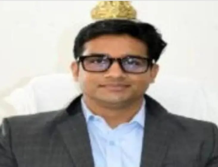 रत्नागिरीचे माजी जिल्हाधिकारी आणि प्रदूषण नियंत्रण मंडळाचे सदस्य सचिव एम.&hellip;