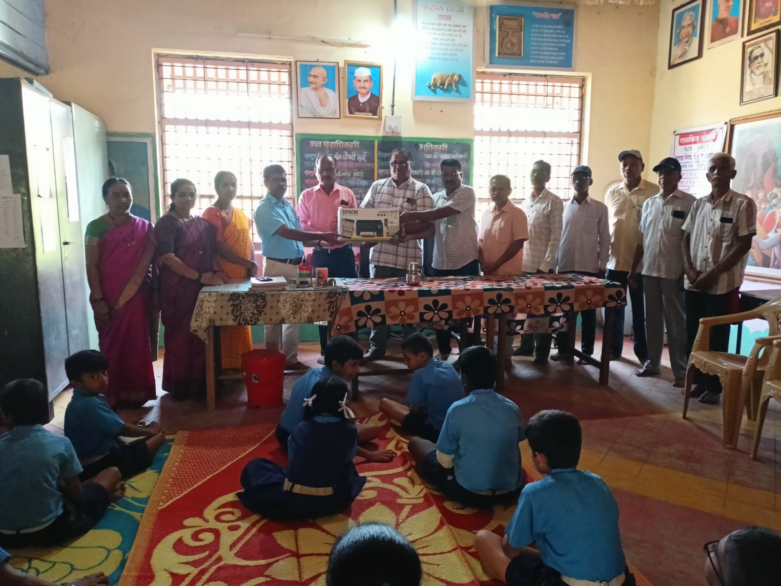 भिरवंडे केंद्र शाळेला प्रिंटर झेरॉक्स प्रदान