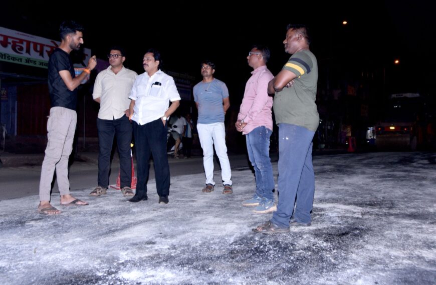 सर्व्हिस रोडच्या निकृष्ट डागडुजीवर नगराध्यक्ष पारकर आक्रमक