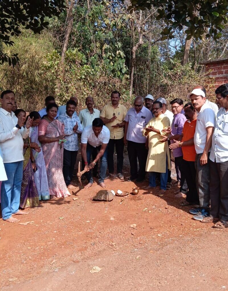 जि. प. सदस्य संतोष पारकर यांच्या हस्ते कोळोशी चर्मकारवाडी रस्त्याचे&hellip;