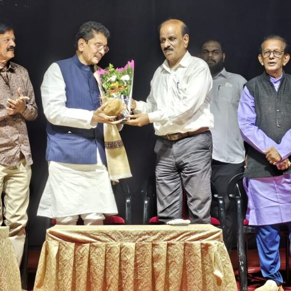 दीपक केसरकर,बबन साळगावकर तब्बल आठ वर्षांनी एकाच मंचावर