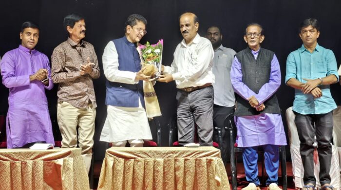 दीपक केसरकर,बबन साळगावकर तब्बल आठ वर्षांनी एकाच मंचावर