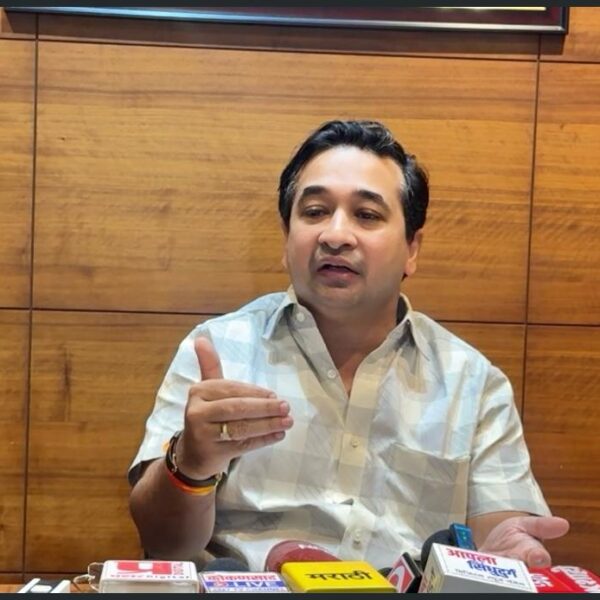 पालकमंत्री नितेश राणे यांनी घेतला आंबा पिक संरक्षणासाठी पुढाकार