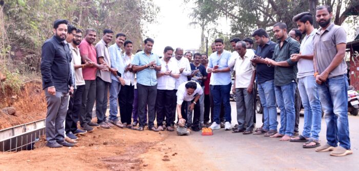 कणकवलीत स्ट्रीट लाईट व काँक्रीट गटार कामाचा शुभारंभ…!