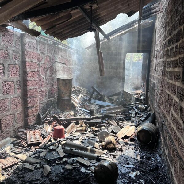 पिसेकामते येथील राहत्या घराला आग ; सिलेंडर चा स्फोट