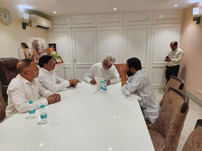 शिवसेना उपनेते संजय आग्रे यांनी मुंबईत शिक्षण मंत्री दादाजी भुसे&hellip;