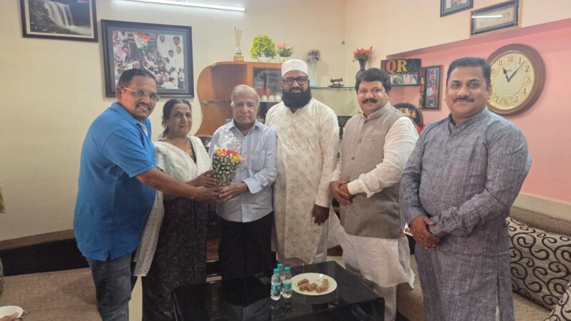 कन्हैया पारकर यांनी अबिद नाईकांना दिल्या ईदच्या शुभेच्छा