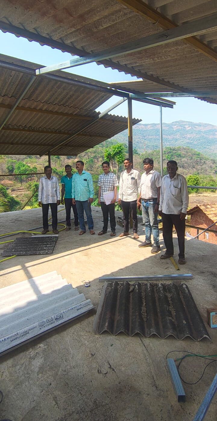 शिराळे येथे वादळी वारा व गारपिटीमुळे घरांचे नुकसान