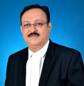 आजीचे दागिने चोरणाऱ्या नातवासह दोघांना जामीन मंजूर