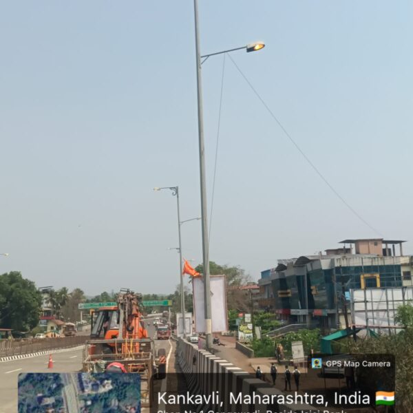 नगरसेविका आर्या राणे यांचा एक फोन आणि स्ट्रीट लाईट सुरू