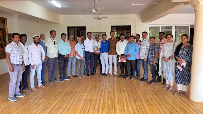 पत्रकार संघाच्यावतीने अपघातग्रस्तांना मदत केल्याबद्दल भगवान लोके यांचा सत्कार