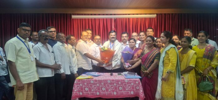 सिंधुदुर्ग व्यापारी महासंघाचे नवे अध्यक्ष संजय सावंत; व्यापाऱ्यांच्या प्रश्नांसाठी प्रामाणिक&hellip;