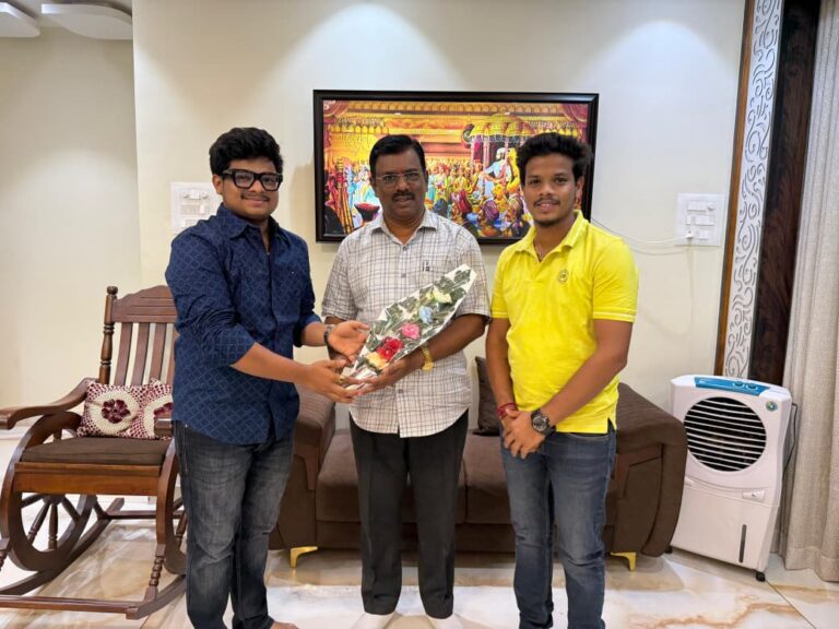 राज नलावडे यांनी जि.प. अध्यक्ष प्रमोद कामत यांची घेतली सदिच्छा भेट…!