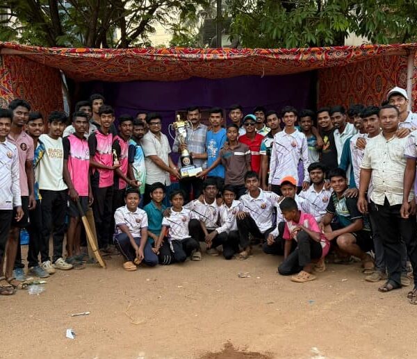 कणकवलीत अंडरआर्म क्रिकेटचा थरार…!