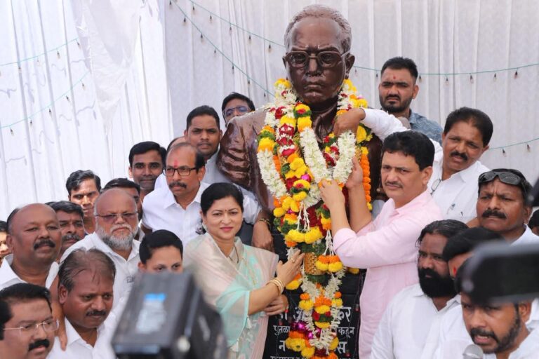 पालकमंत्री प्रकाश आबिटकर यांच्याकडून भारतरत्न डॉ.बाबासाहेब आंबेडकर यांना अभिवादन
