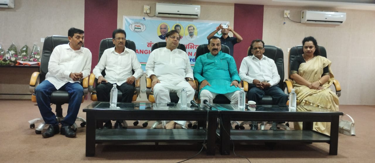 जिल्हाध्यक्षांची निवड स्थानिक कार्यकर्त्यांच्या मतांवरच