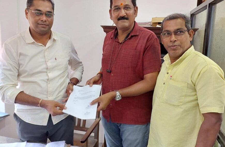 शेटकरवाडी रस्त्यावरील खड्ड्यांमुळे अपघाताचा धोका; दुरुस्तीची मागणी