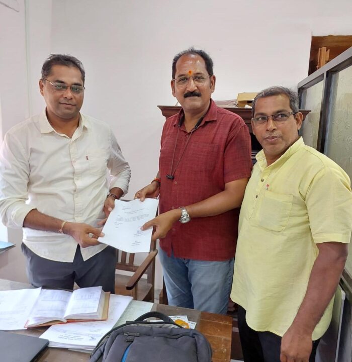 शेटकरवाडी रस्त्यावरील खड्ड्यांमुळे अपघाताचा धोका; दुरुस्तीची मागणी