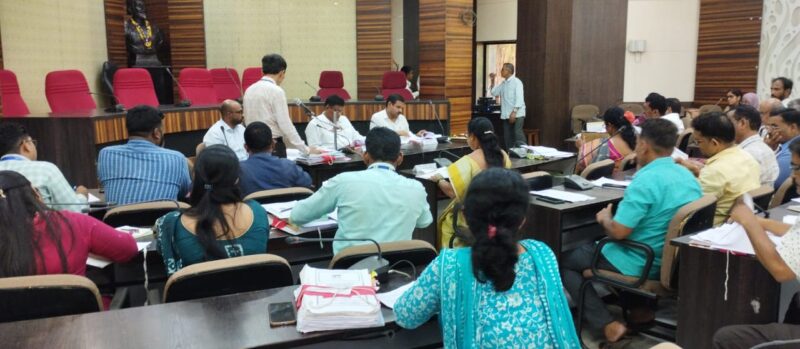 विकास कामांना चालना; सुधारित अंदाजपत्रक सर्वसाधारण सभेकडे पाठविण्याची शिफारस